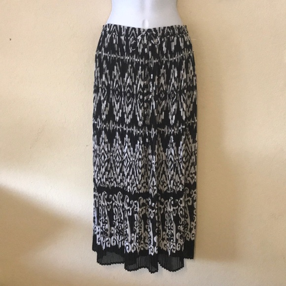 SOLD ! Look Skinner Pleated Drawstring Lined Skirt - Picture 5 of 7